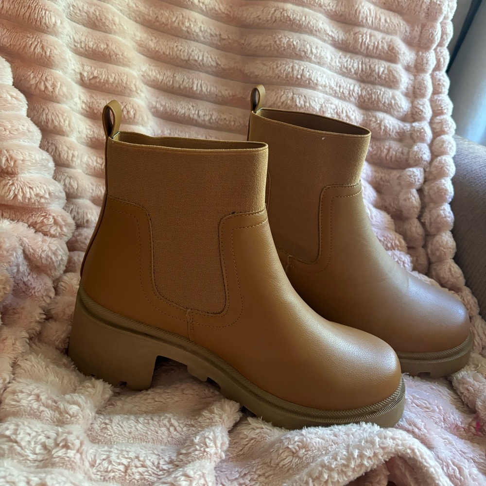 Pink lily brown chelsea chunky boots